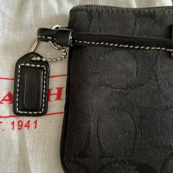 Coach wristlet - Picture 2 of 5